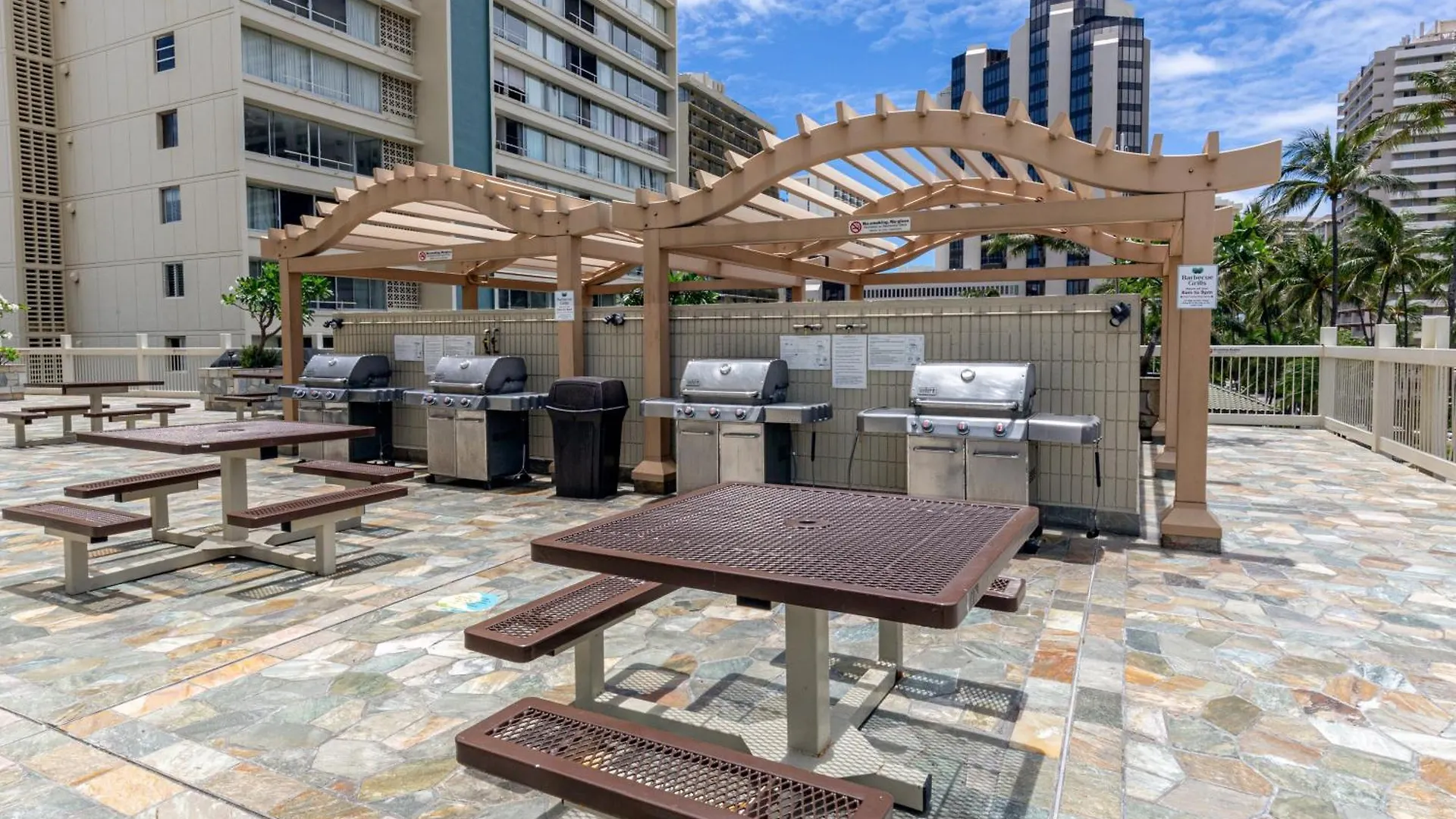 Stylish Island Colony Studio With Pool & Near Waikiki Beach! Honolulu Apartment