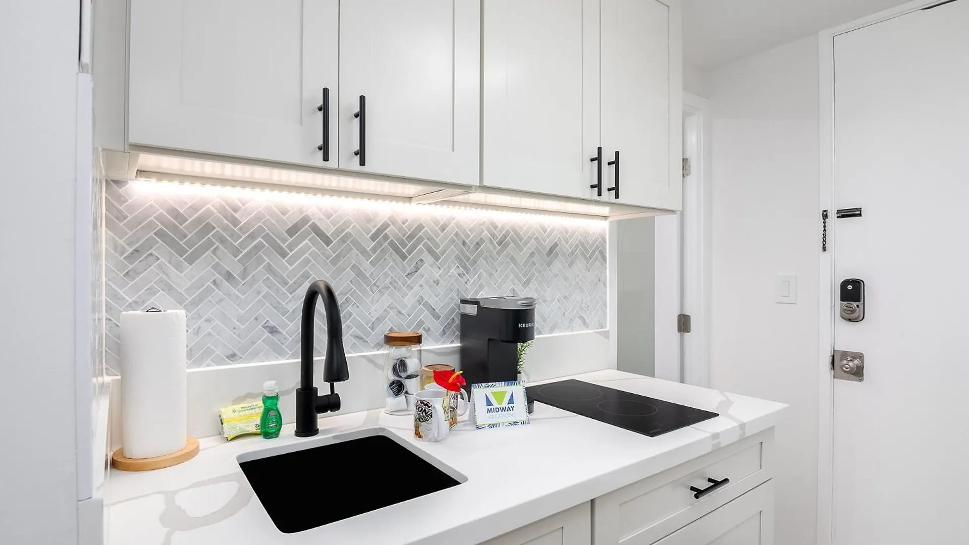 Stylish Island Colony Studio With Pool & Near Waikiki Beach! Honolulu United States