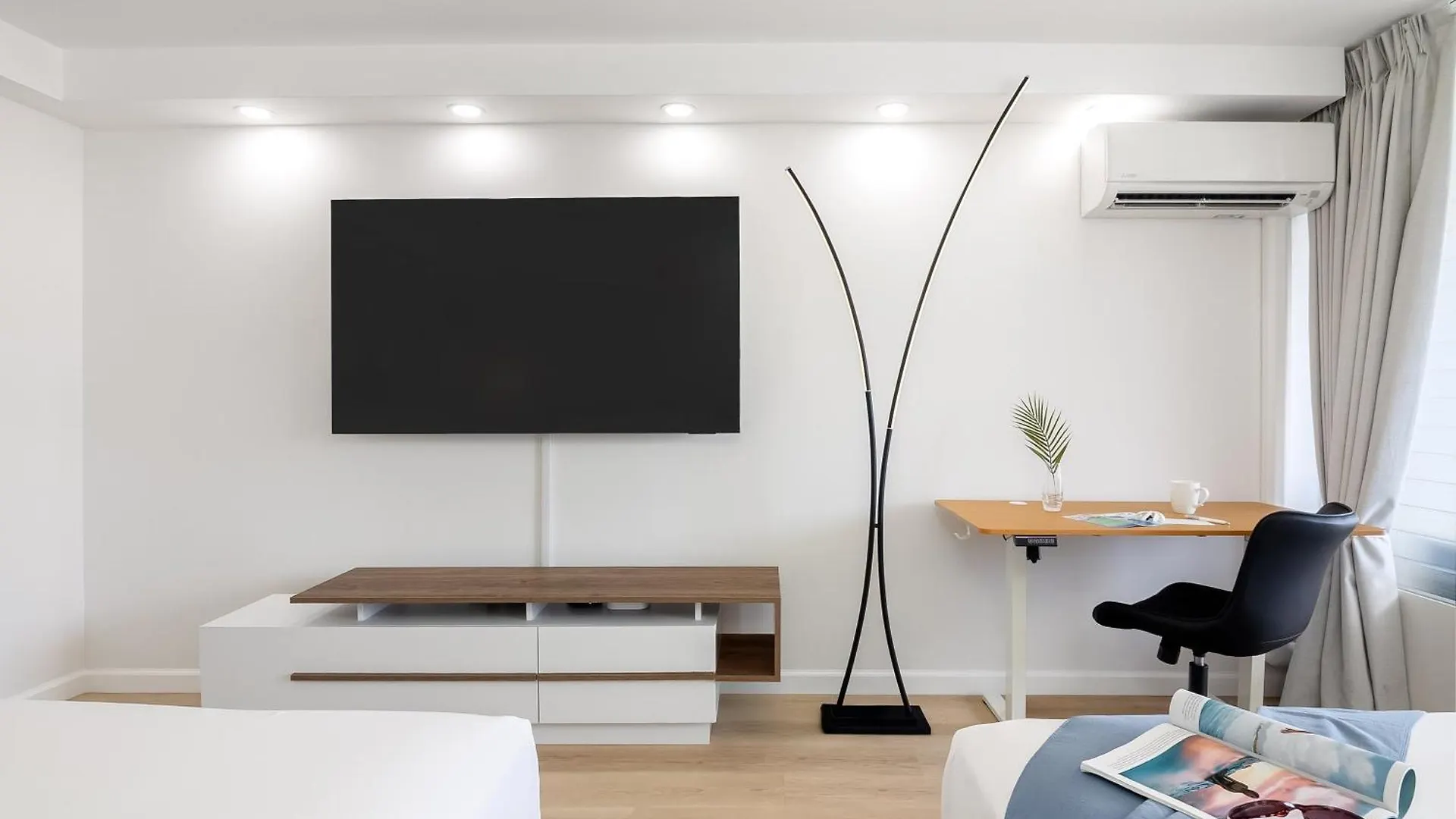 Stylish Island Colony Studio With Pool & Near Waikiki Beach! Honolulu Apartment