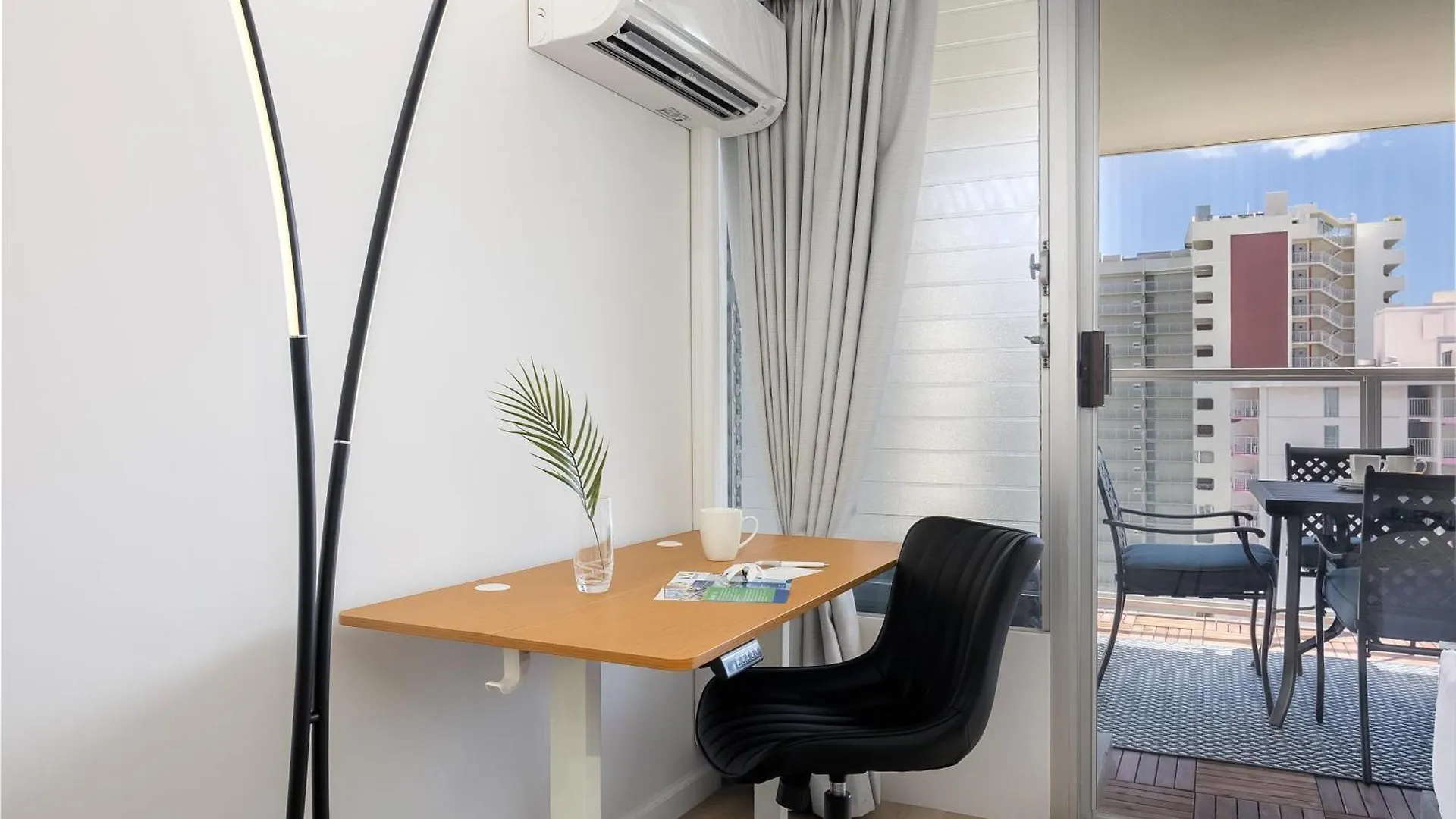 Apartment Stylish Island Colony Studio With Pool & Near Waikiki Beach! Honolulu United States