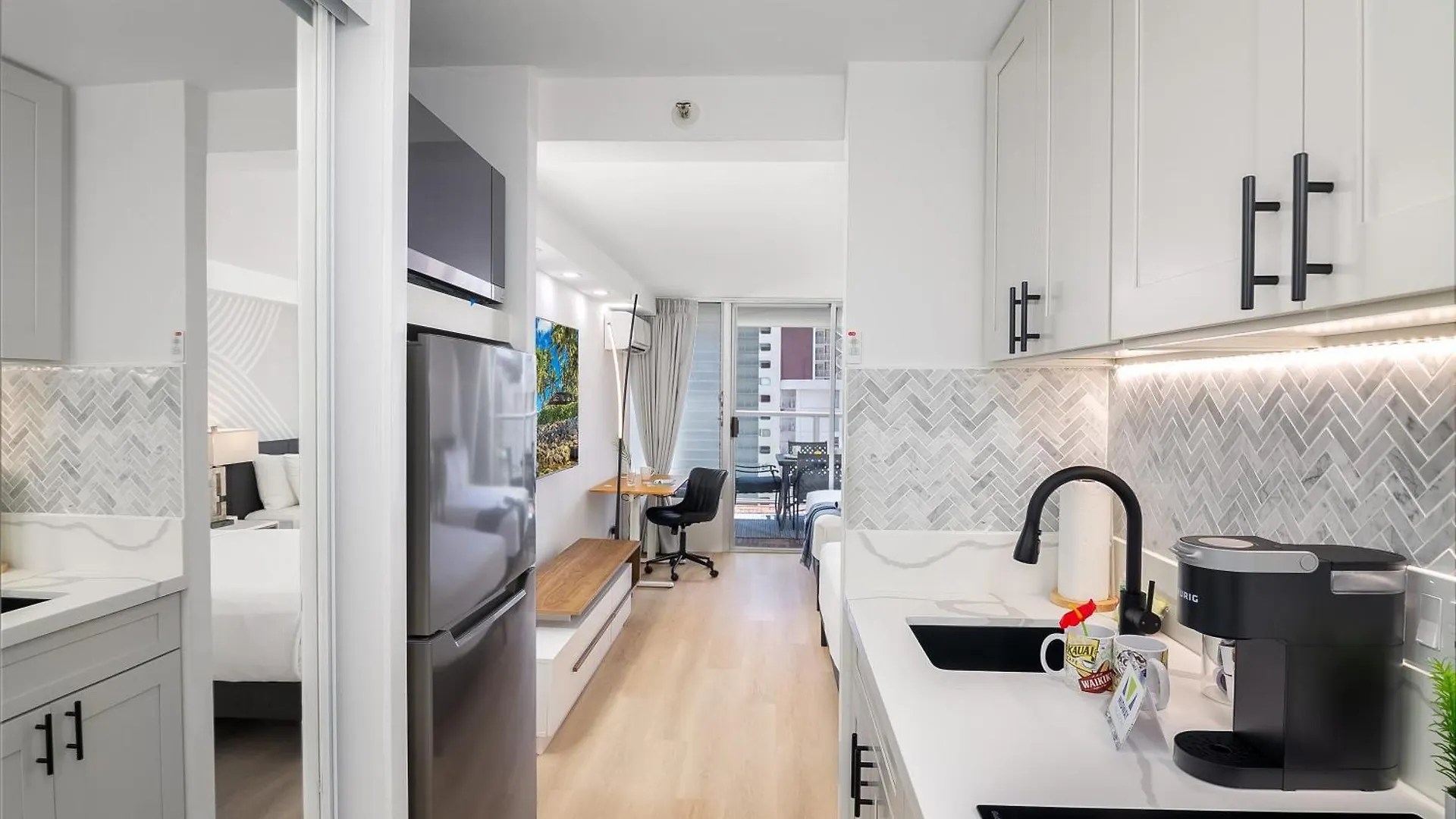 Stylish Island Colony Studio With Pool & Near Waikiki Beach! Honolulu Apartment