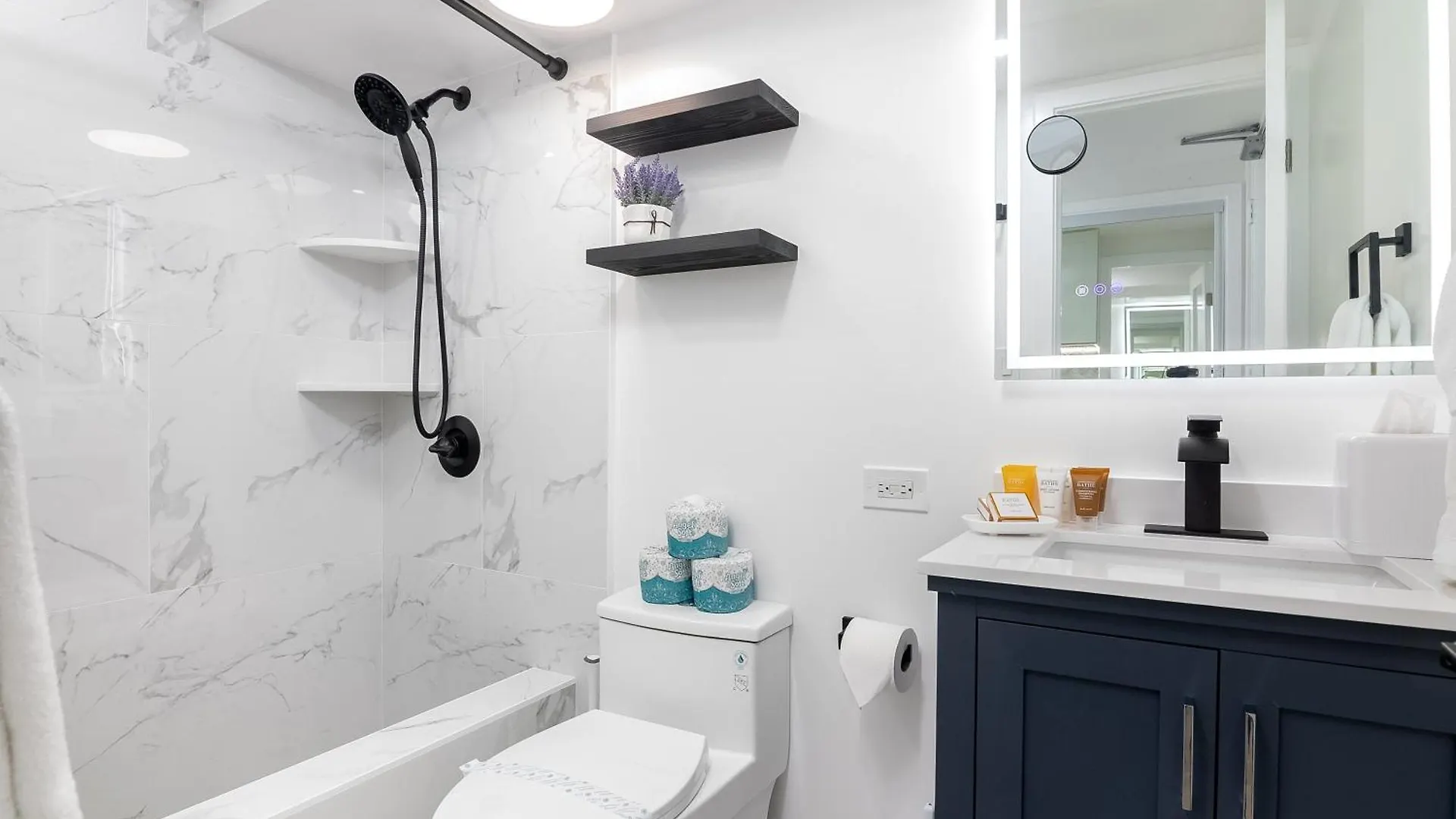 Stylish Island Colony Studio With Pool & Near Waikiki Beach! Honolulu