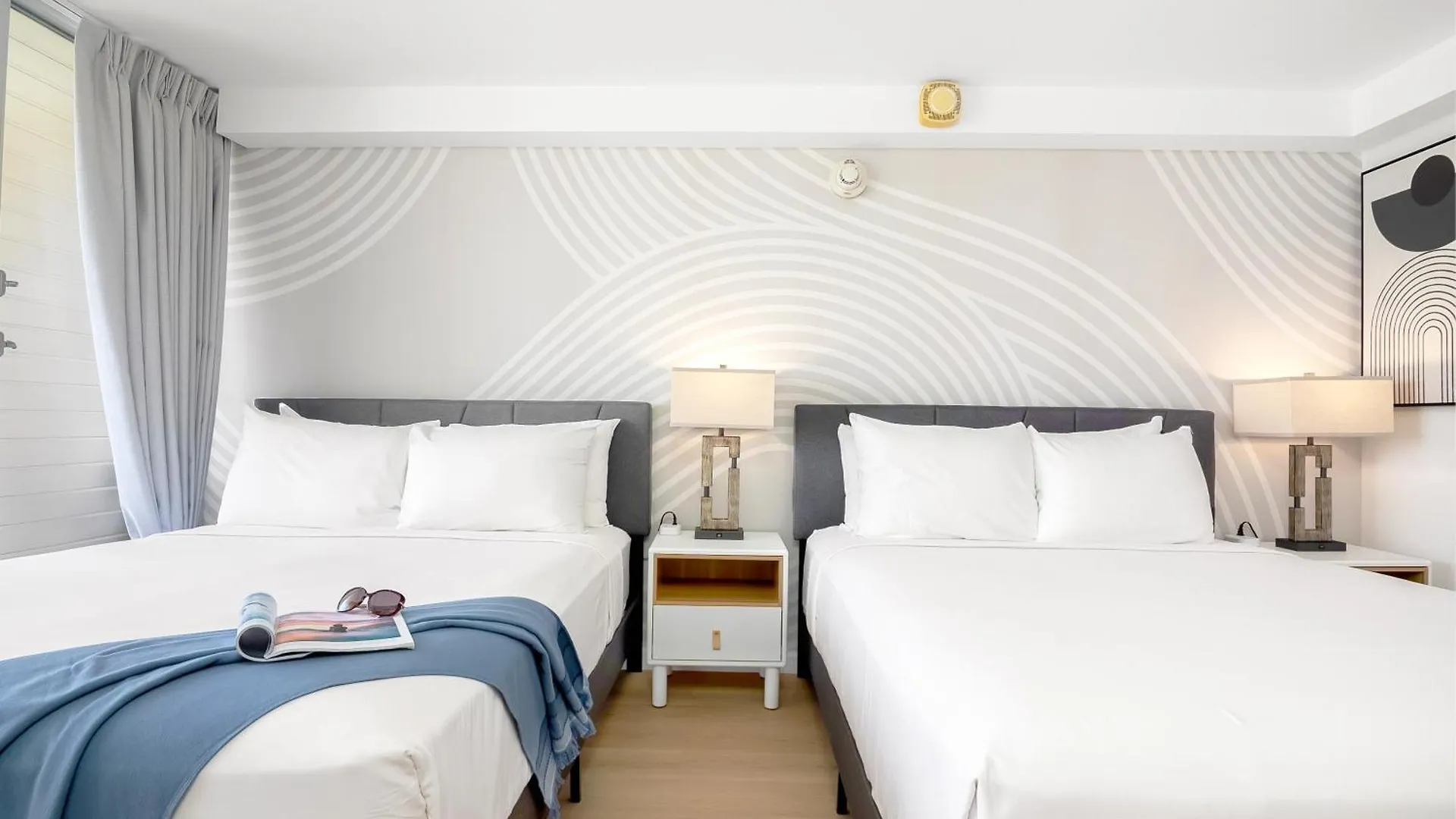 Stylish Island Colony Studio With Pool & Near Waikiki Beach! contacts